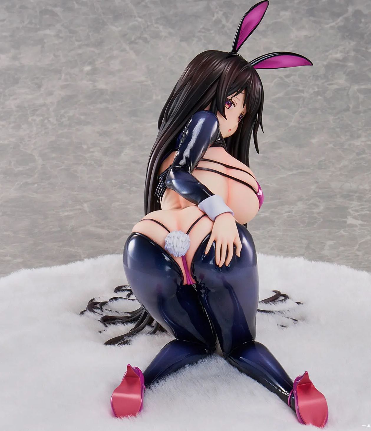 Union Creative - Original - Reverse Bunny Figure (Licensed) Statue 