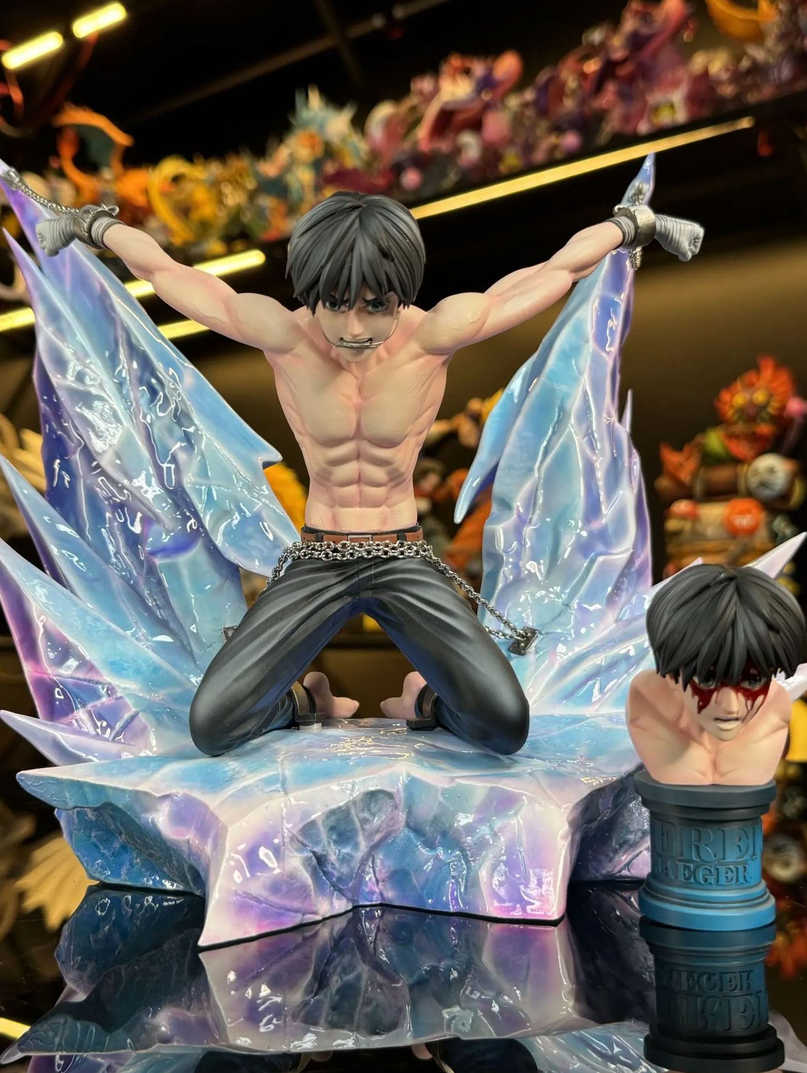 Mahakala Studio - Imprisoned Eren Attack on Titan Statue 