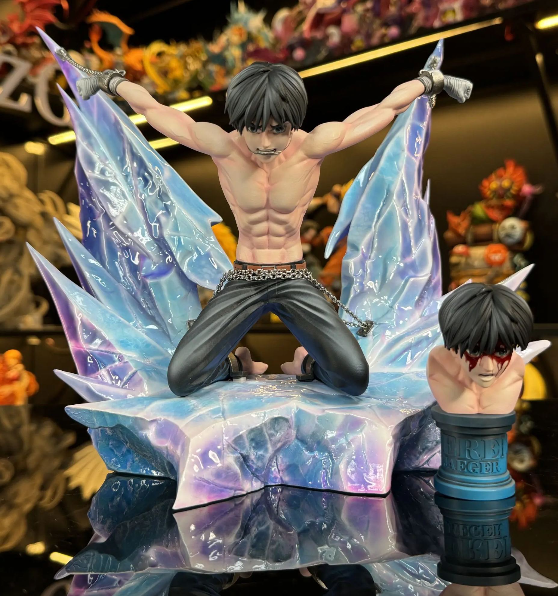 Mahakala Studio - Imprisoned Eren Attack on Titan Statue 