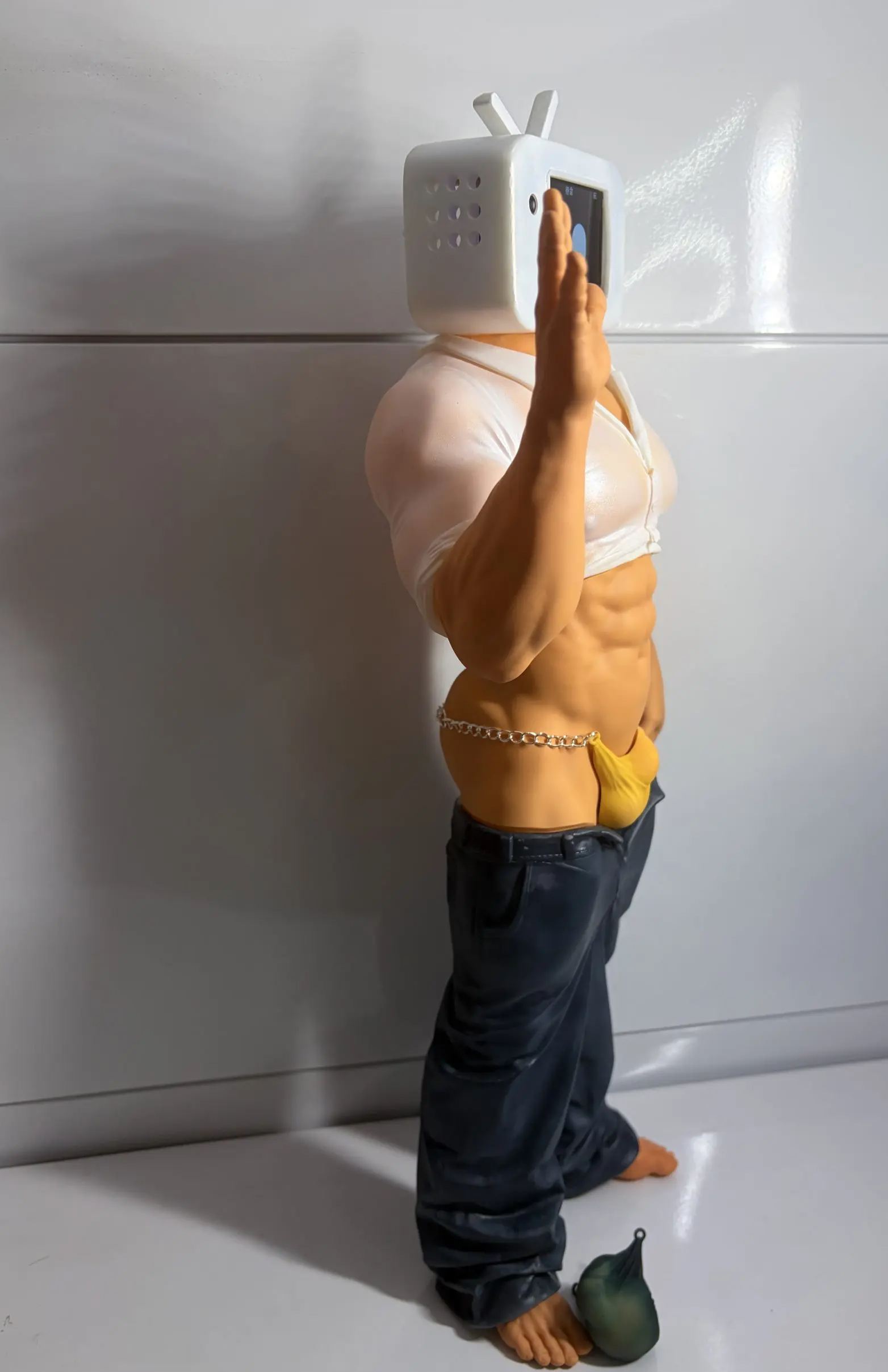 Salted Fish Studio - AI Salted Fish "hi" X "waiter" Statue (Licensed) Statue