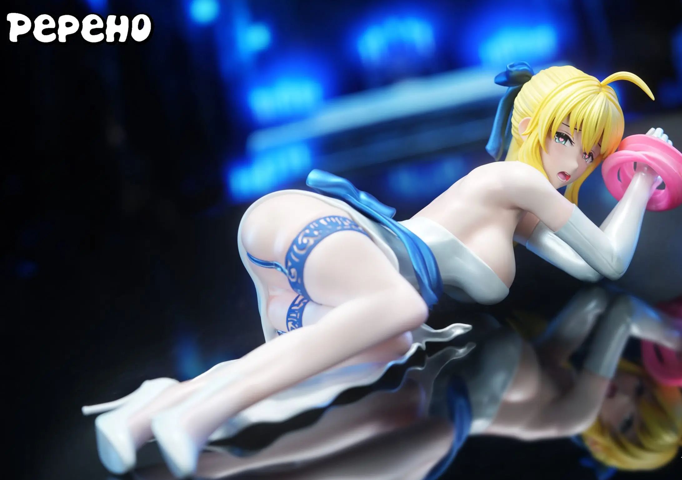 Pepeho Studio - Confined Saber Fate Statue