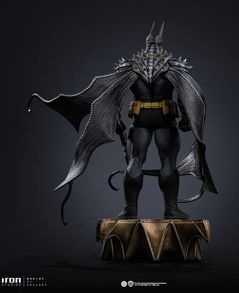 Iron Studio - Batman Absolute - DC Comics - Art Scale 1-10 Statue DCCDCG133125-10  Licensed