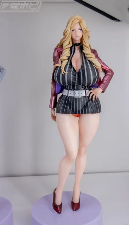 DAIKI KougYou - Gyaru CEO Sister and Harem Office Nishikiori Ai Red X Grey Suit Ver. Figure Licensed