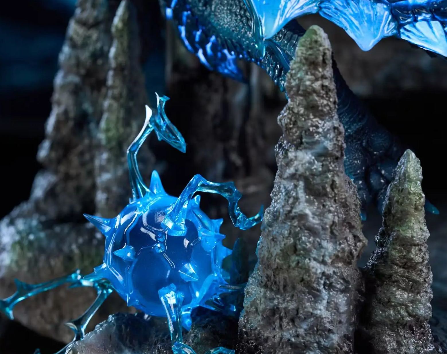 Roaring Wild Studio - Lagiacrus X Abyssal Laguacrus Monster Hunter Statue