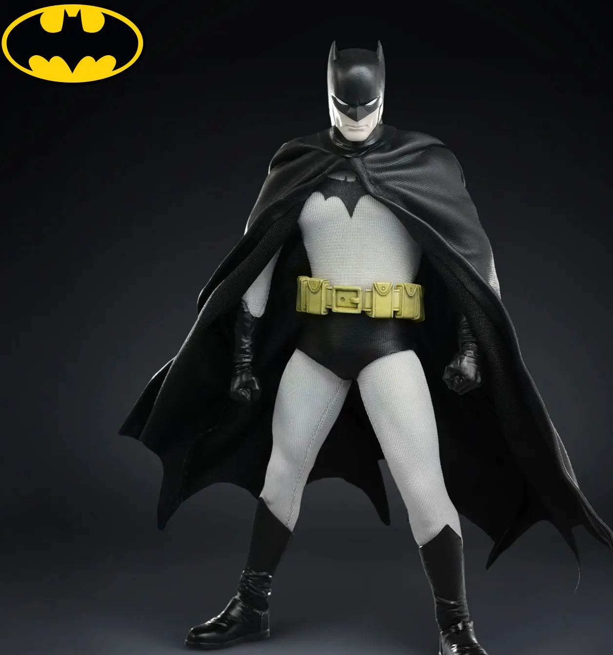 Mezco Studio - ONE:12 Collective / DC Comics: Batman 1/12 Action Figure BATMAN YEAR ONE ver Licensed