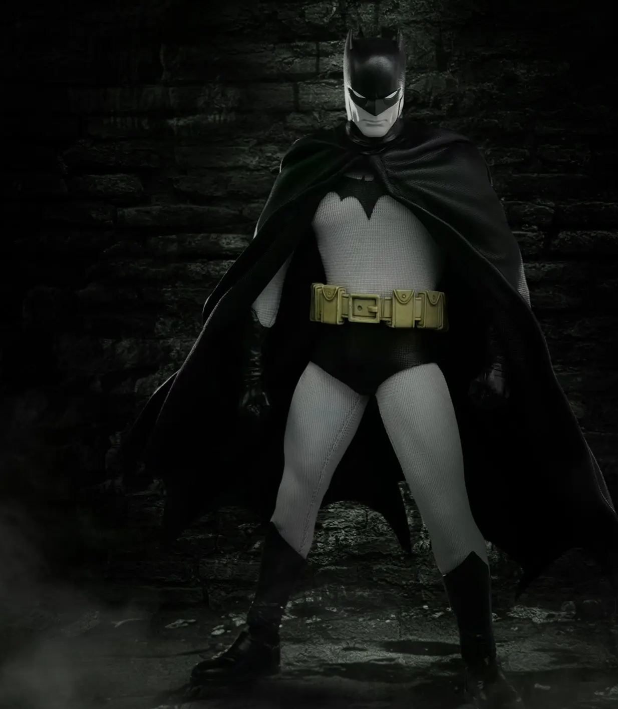 Mezco Studio - ONE:12 Collective / DC Comics: Batman 1/12 Action Figure BATMAN YEAR ONE ver Licensed