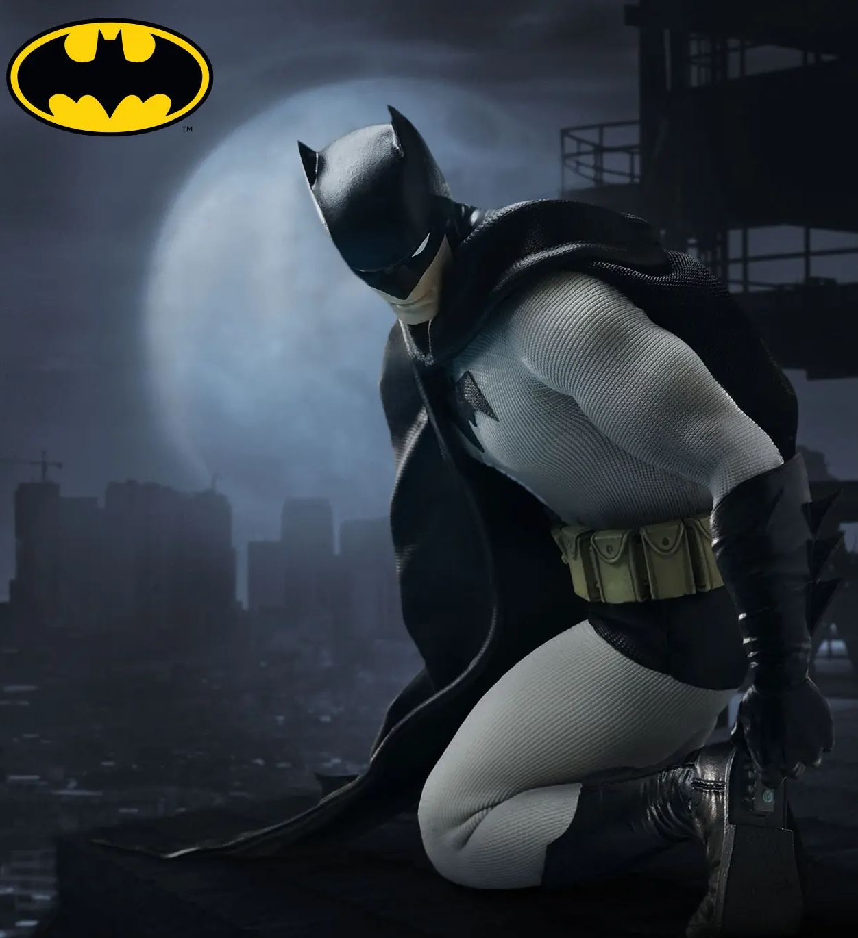 Mezco Studio - ONE:12 Collective / DC Comics: Batman 1/12 Action Figure BATMAN YEAR ONE ver Licensed