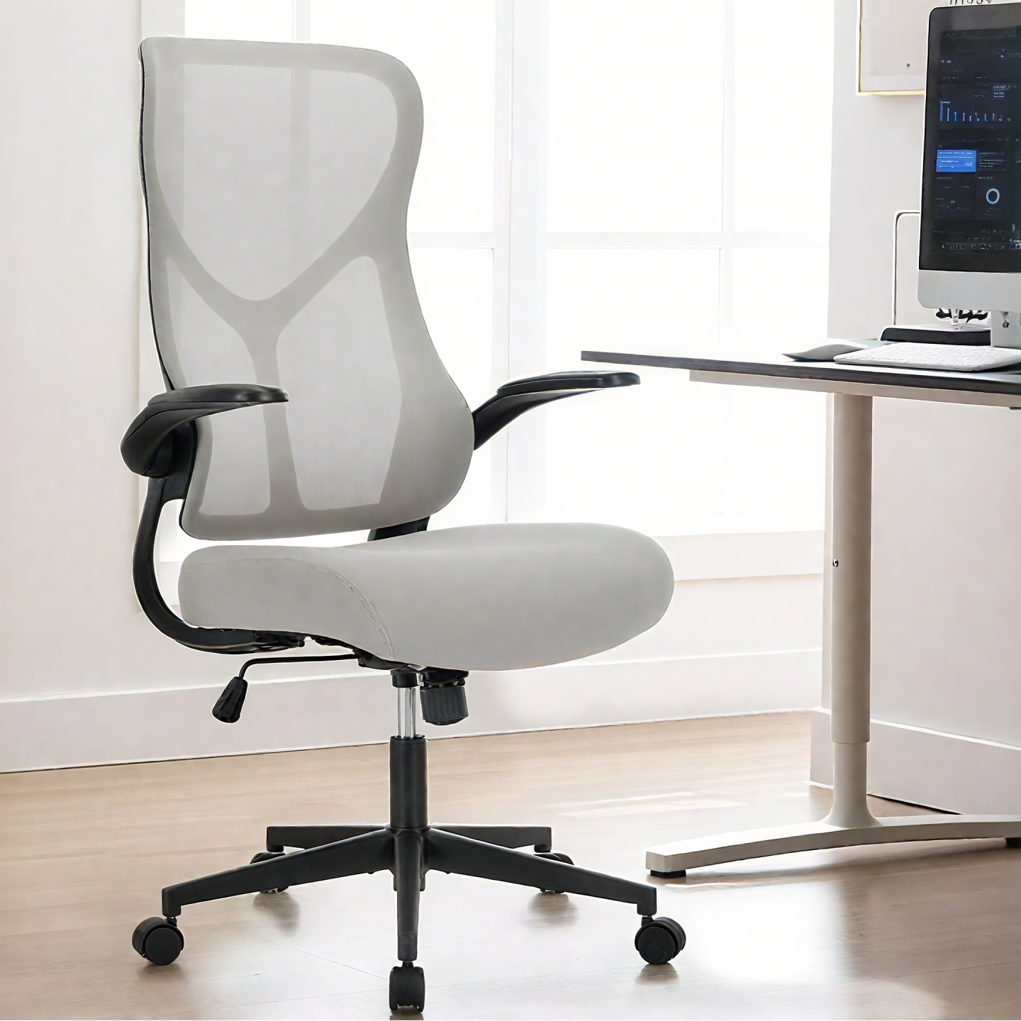 gray mesh office chair