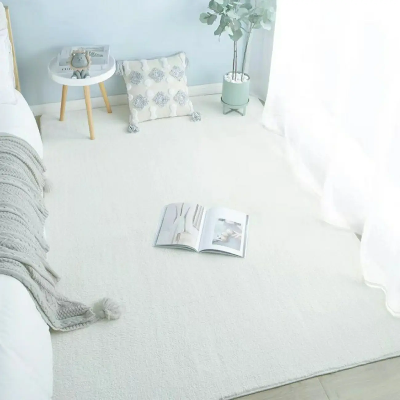 Modern Polyester Solid Color Anti-Slip Indoor Use Area Rug Image - 2 | homeyfad
