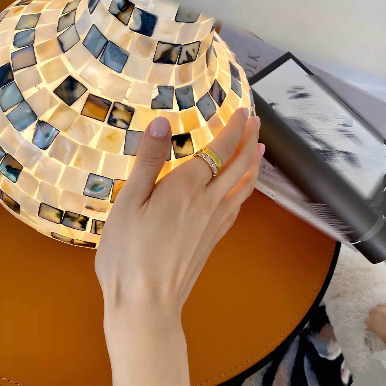 Scandinavian Shell Mosaic Table Lamp in White for Home Image - 9 | homeyfad