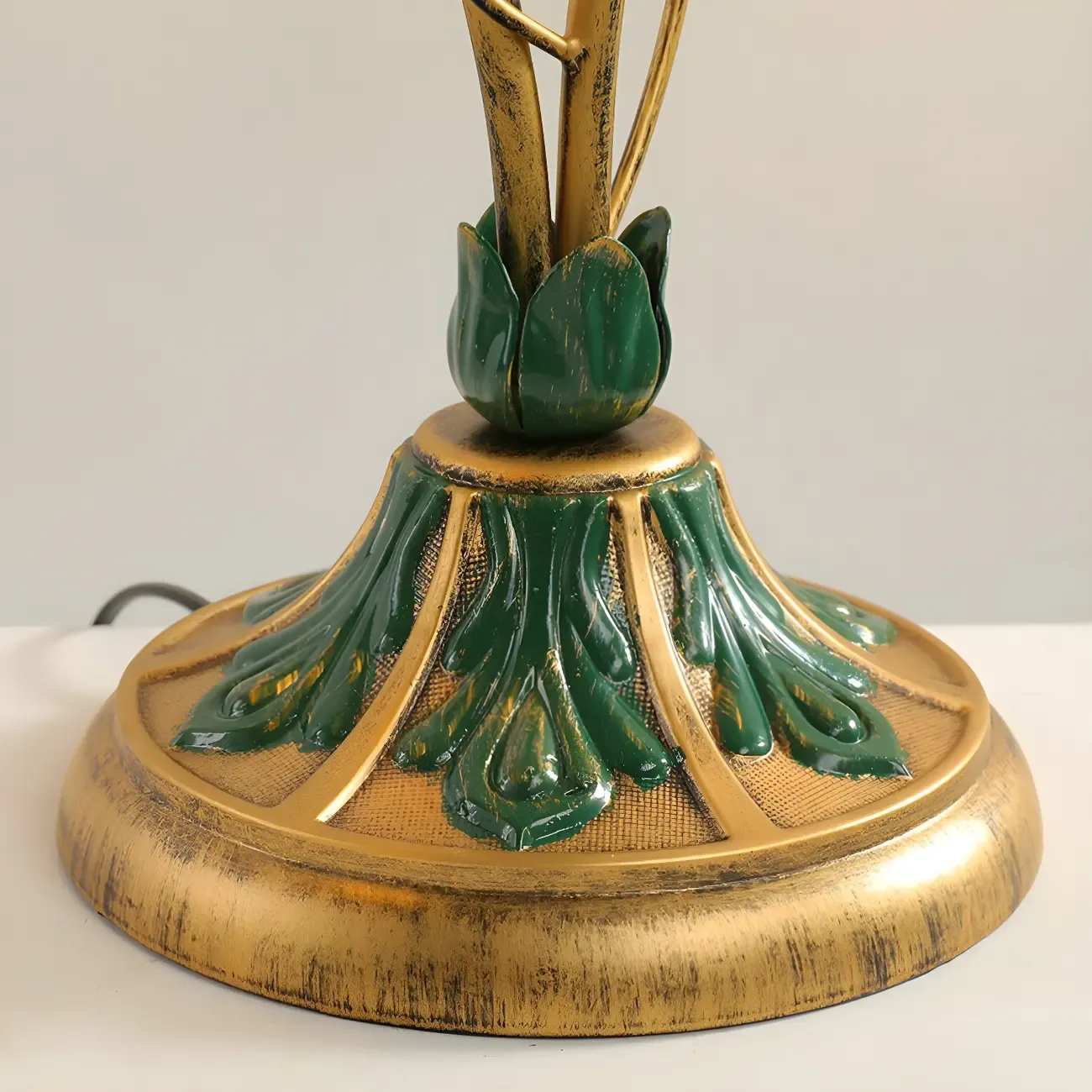 Elegant Glass Floral Shade Metal Table Lamp for Residential Image - 9