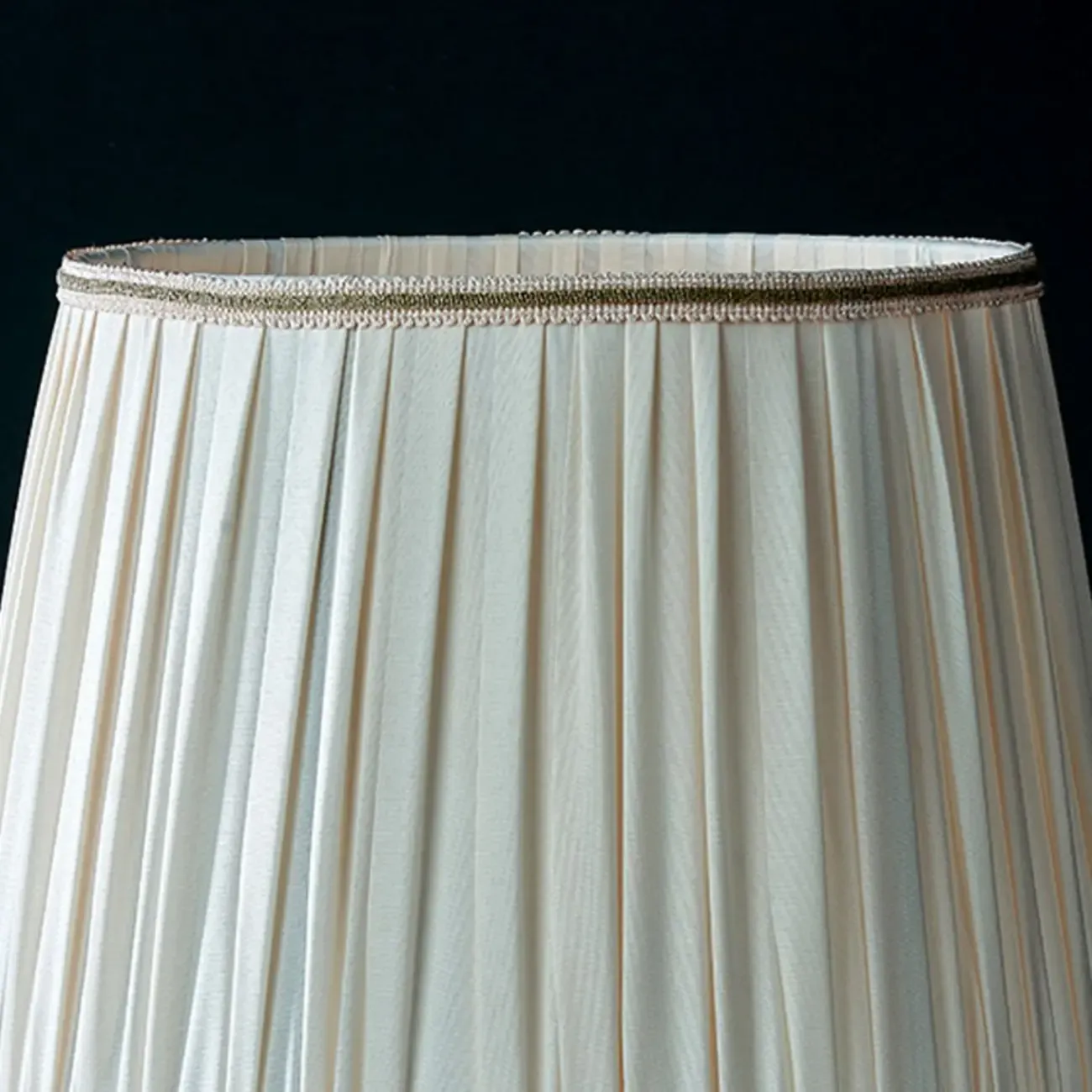 Glamorous Crystal Table Lamp with Geometric Shade for Home Image - 9