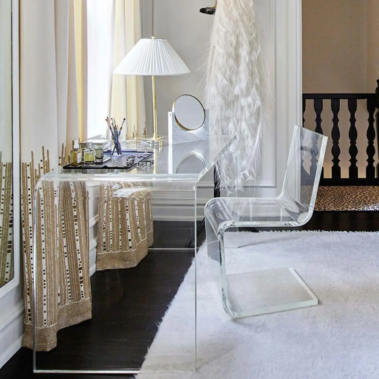 Modern Clear Acrylic Console Table Image - 4 | homeyfad