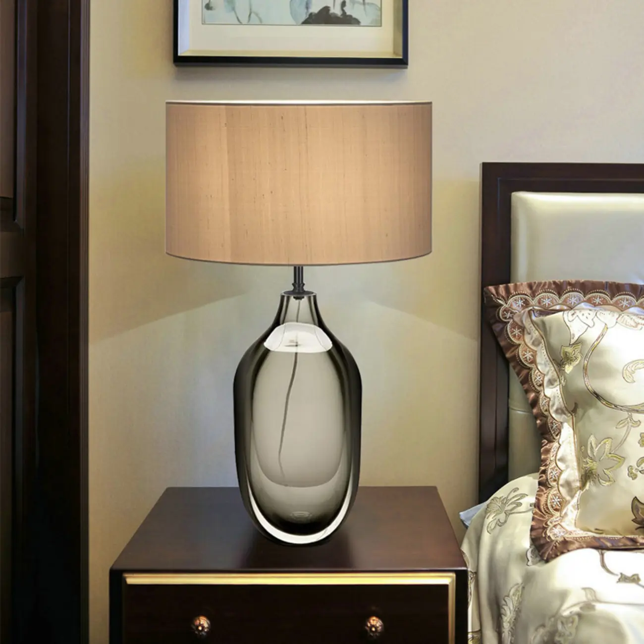 Modern Geometric Crystal Table Lamp for Residential Image - 2 | homeyfad