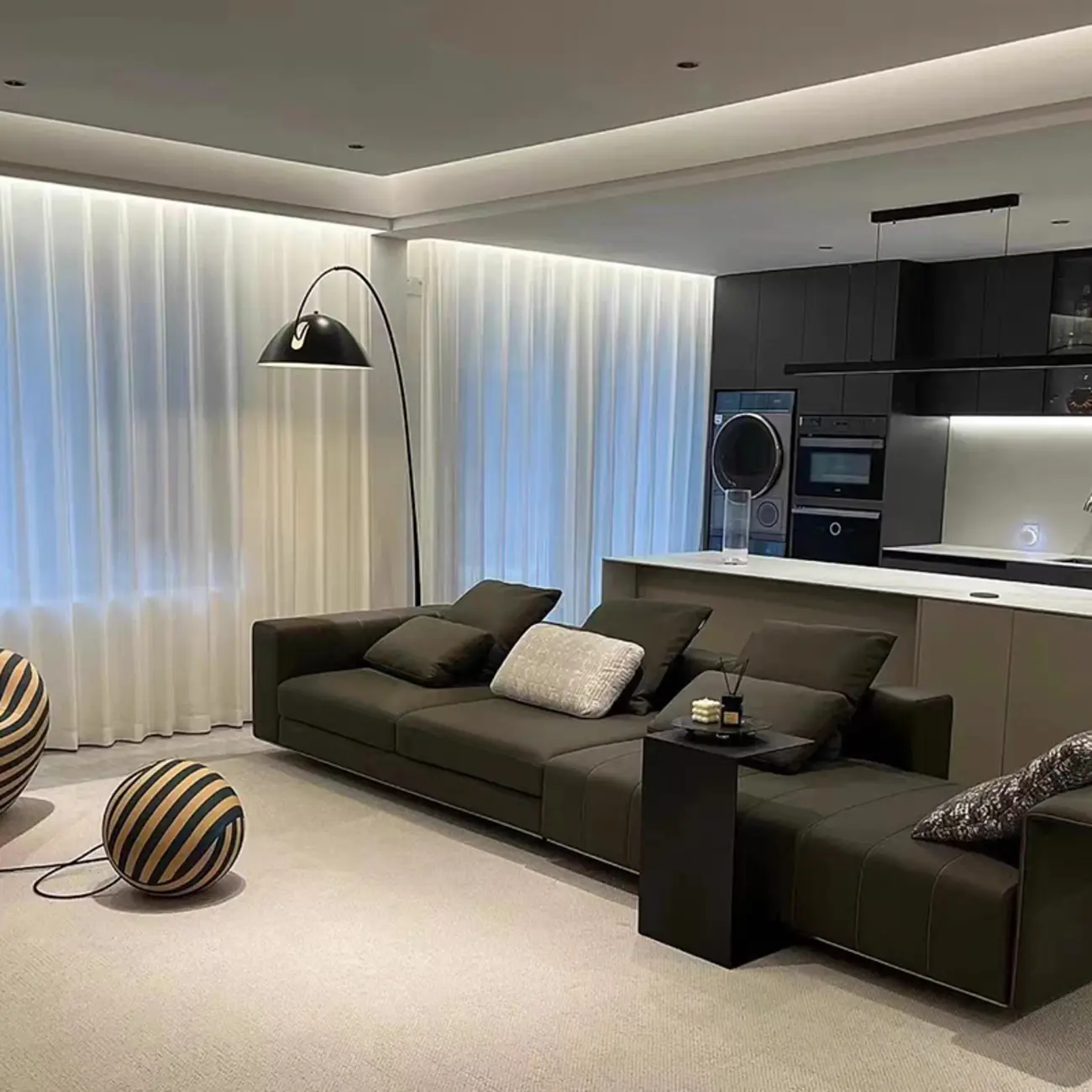  Small C-Shaped Black Metal End Table for Living Room Image - 8 | homeyfad