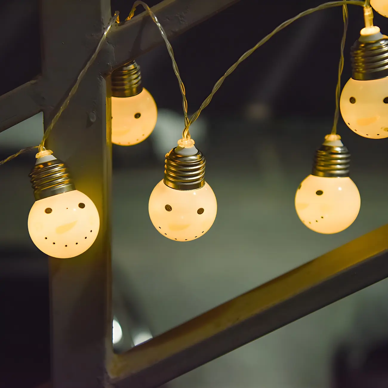 Lovely Battery Operated LED Bulb String Lights for Courtyard Image - 1 | homeyfad