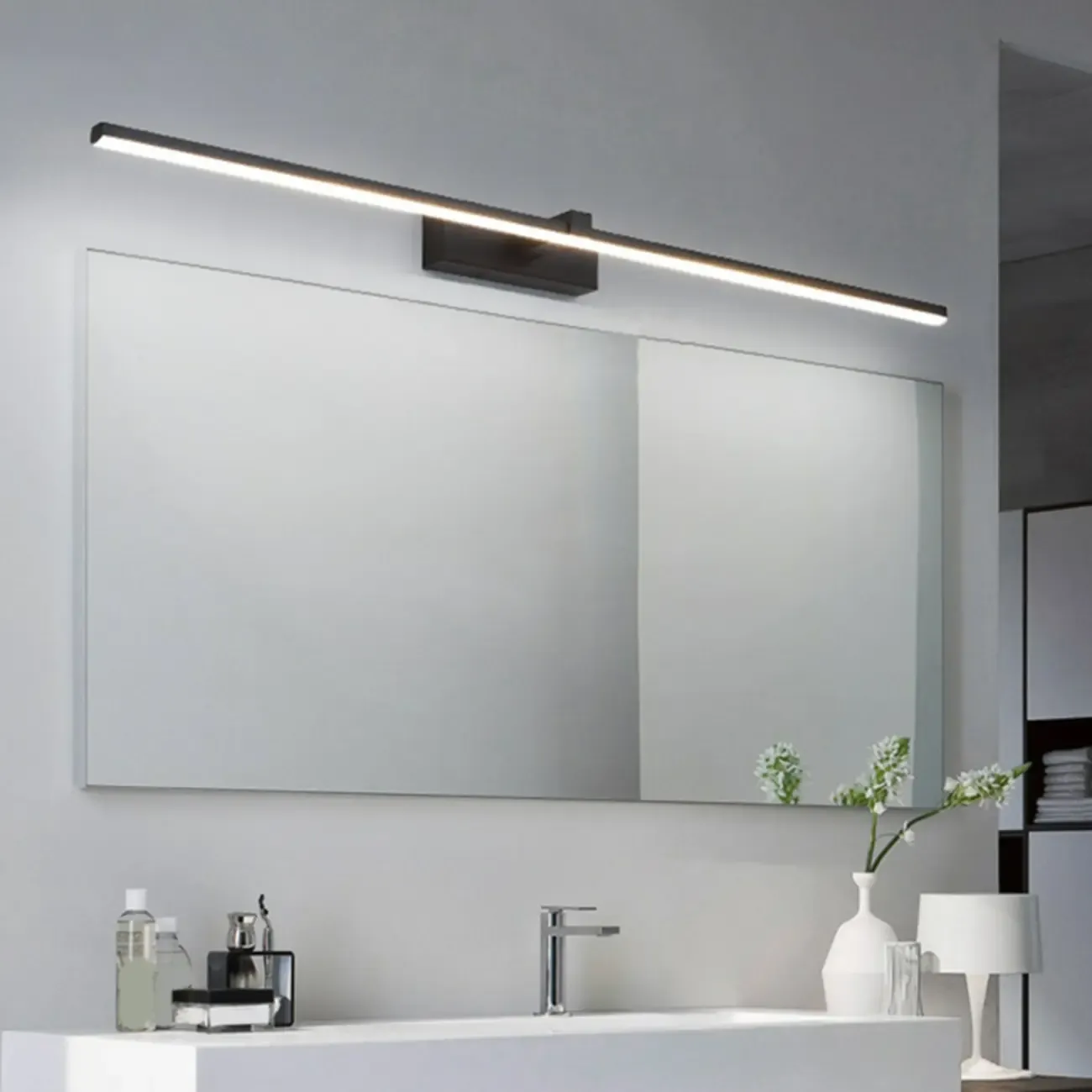 Nordic Black Linear LED Vanity Light for Bathroom Makeup Image - 3