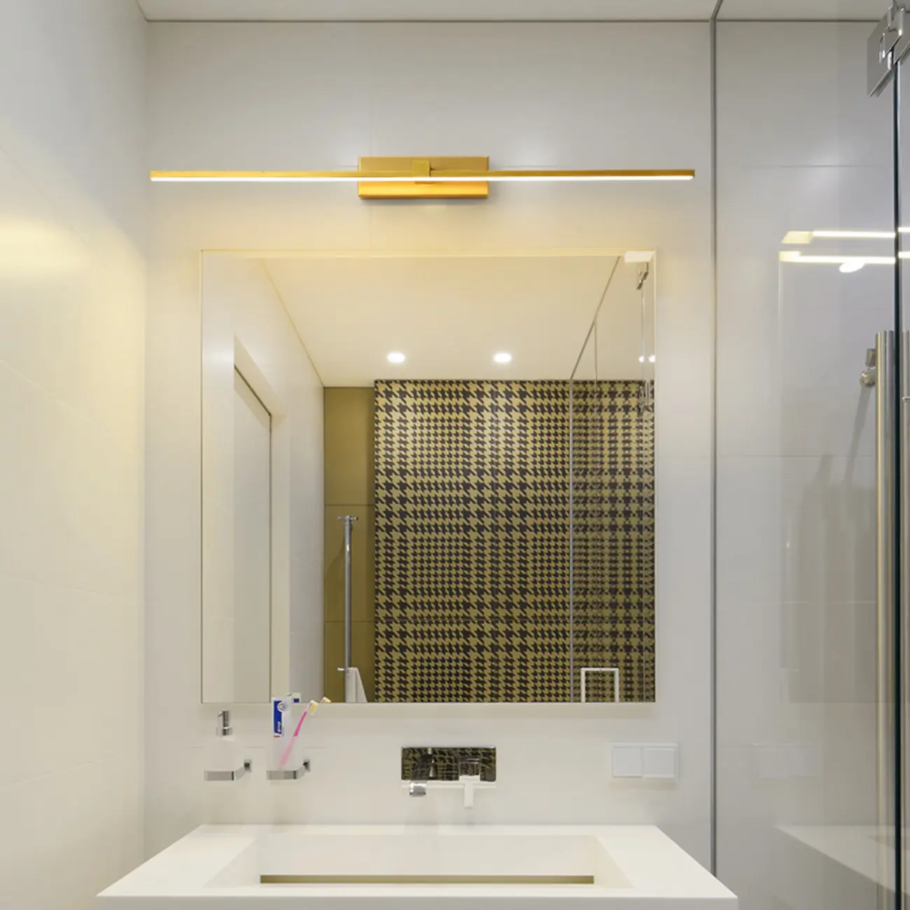 Modern Gold Linear LED Vanity Lights with and Acrylic Shade for Make up Image - 1 | homeyfad