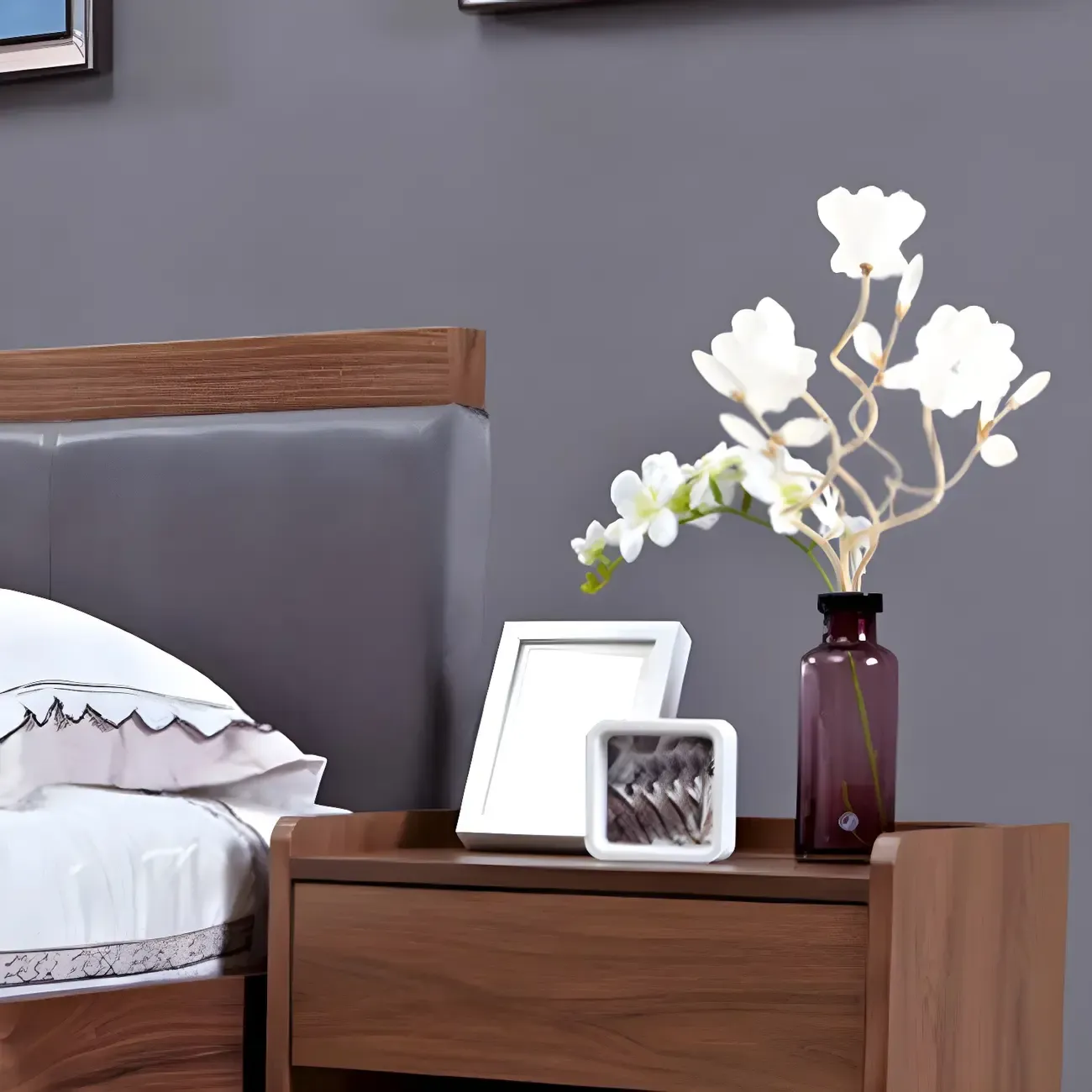 Modern Unique Gold Metal Table Lamp With Flower Shape Glass Shade For Bedroom Image - 3