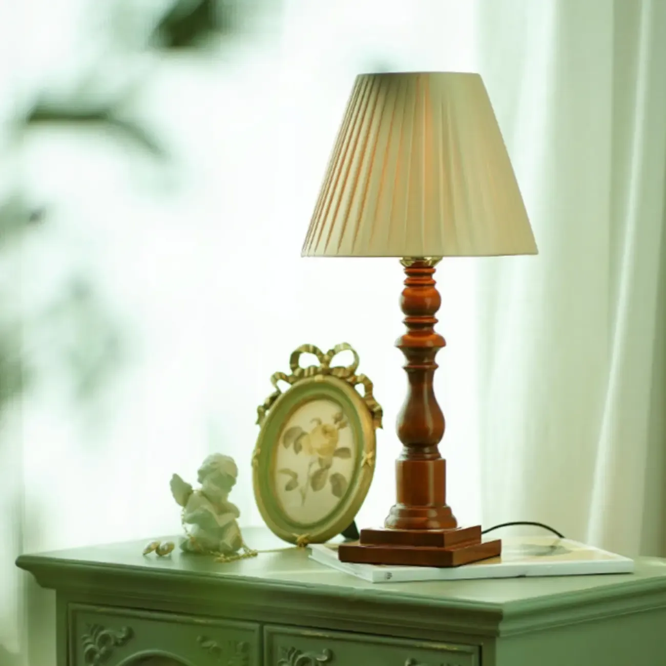 Simplistic Wood Base WIth Beige Fabric Pleated Shade For Residential Use Image - 1