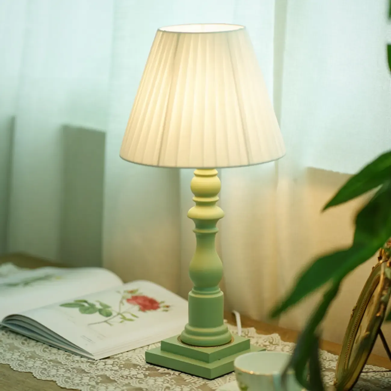 Simplistic Wood Base WIth Beige Fabric Pleated Shade For Residential Use Image - 5