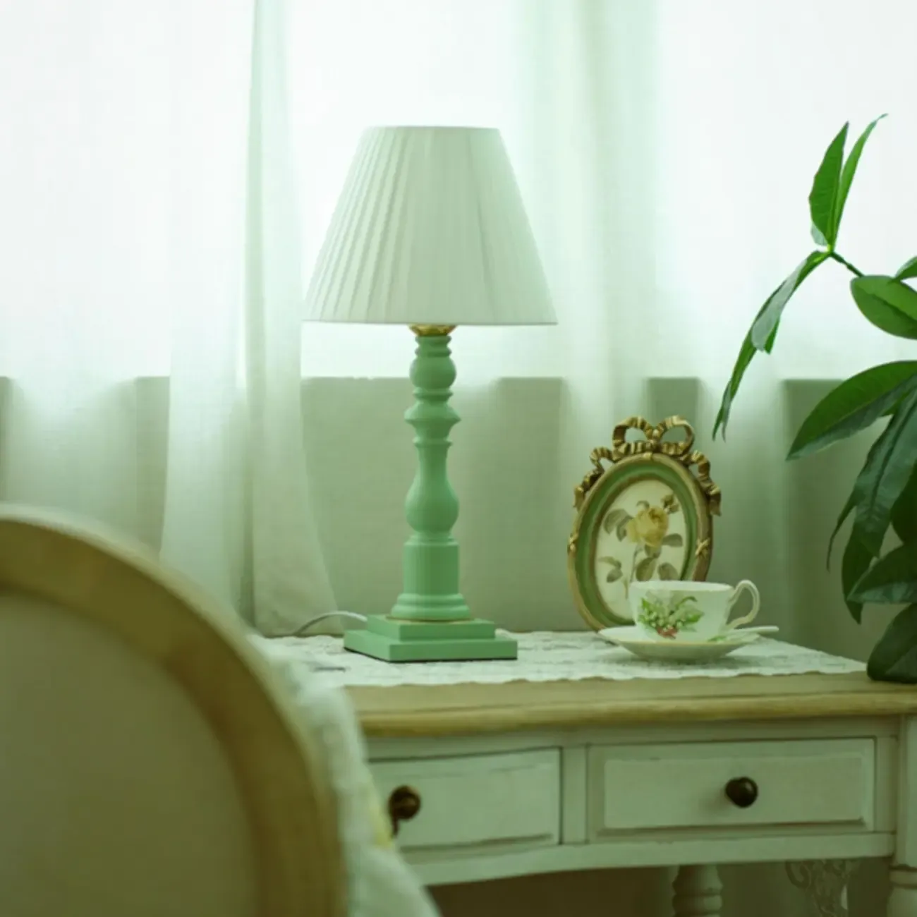 Simplistic Wood Base WIth Beige Fabric Pleated Shade For Residential Use Image - 11