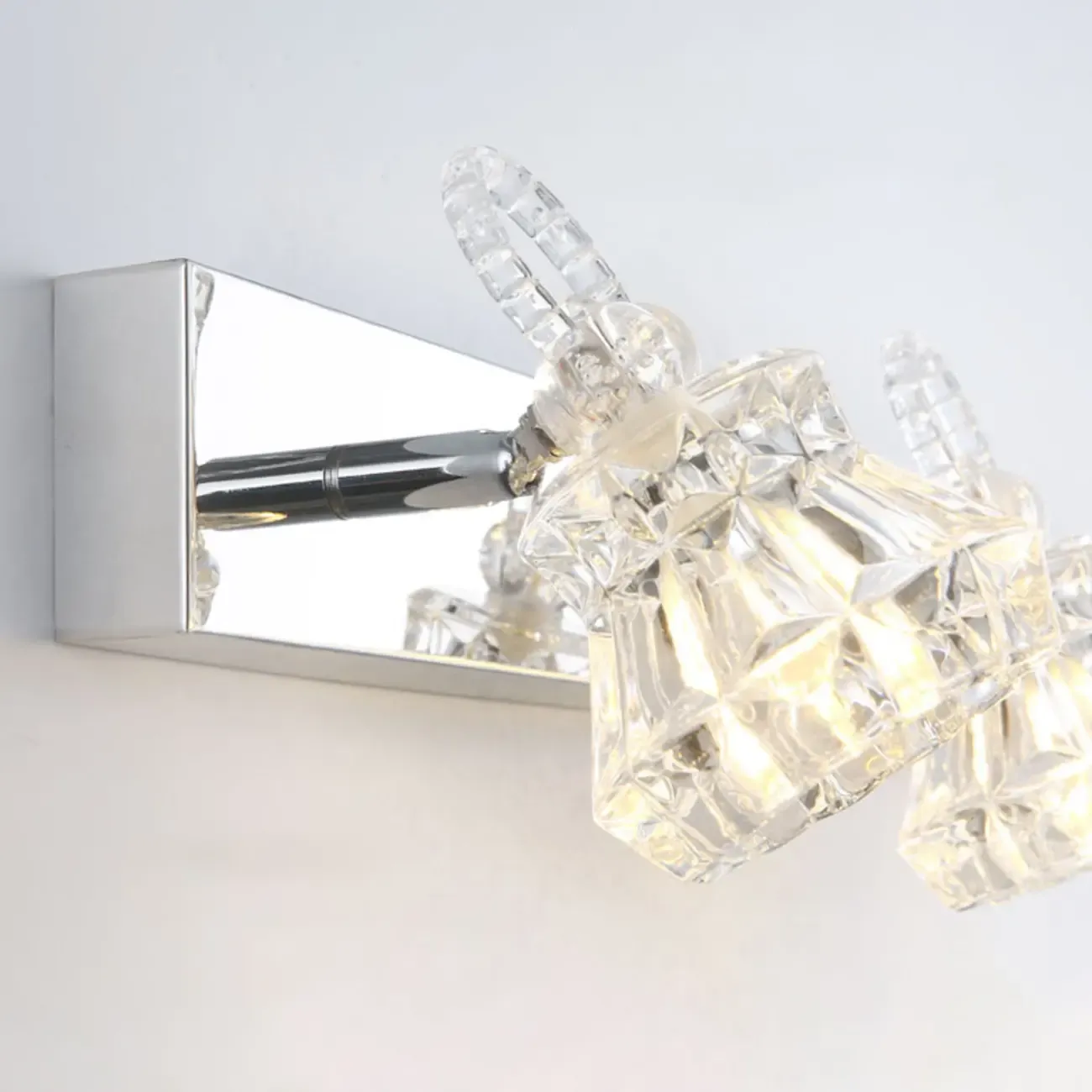 Luxury 3 Heads Silver Vanity Light with Clear Glass for Bathroom Image - 17
