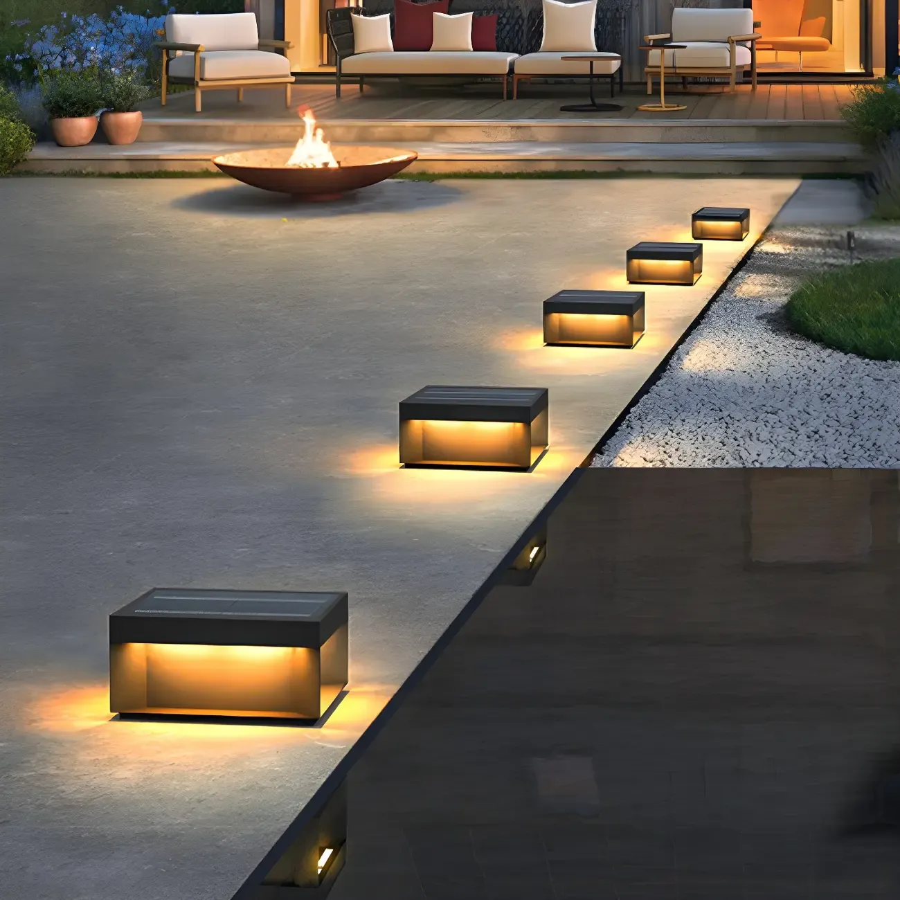 Black Square Metal Pillar Lamp with Warm LED Light - Solar Powered Image - 12