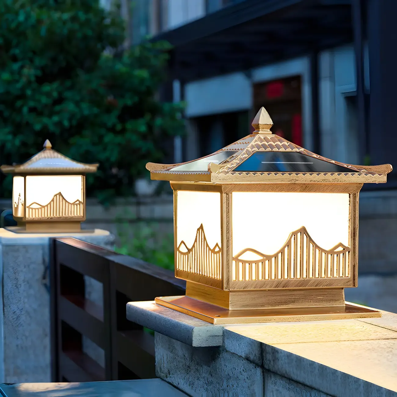 Waterproof Solar Energy Pillar Light LED Aluminum with Glass Shade for Garden Image - 3