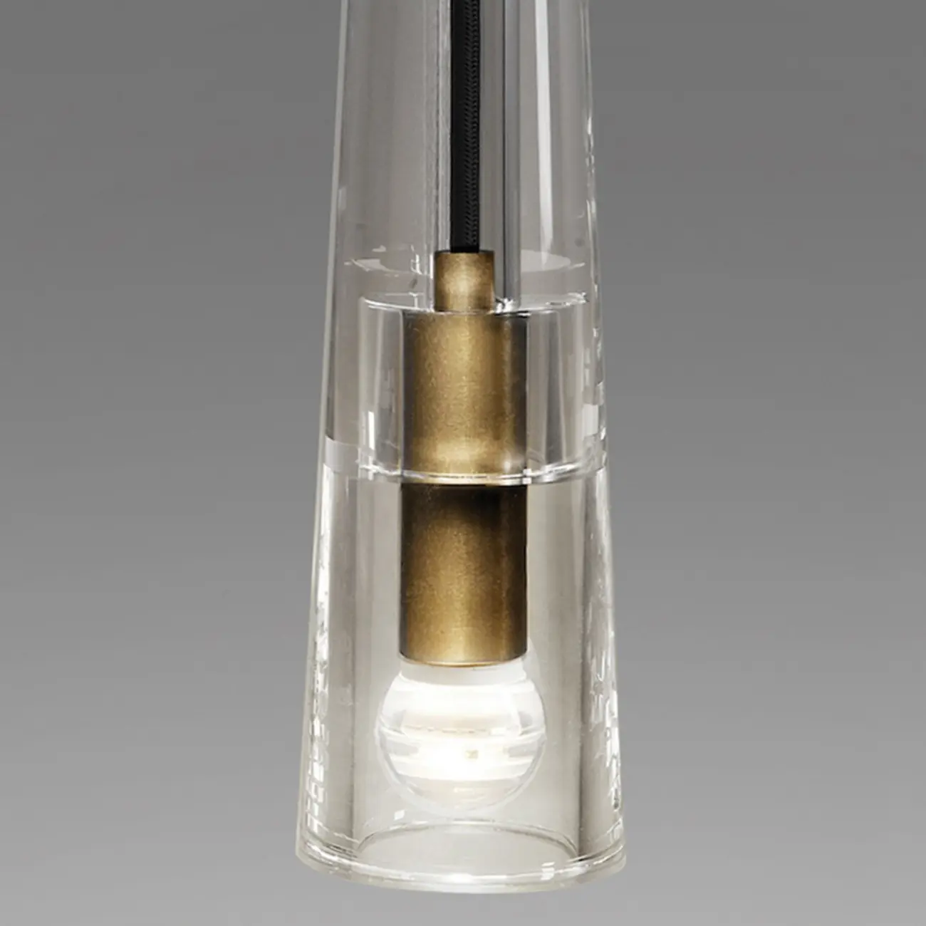 Elegant Vertical Wall Light with Clear Rock Crystal Down Shade Image - 12 | homeyfad