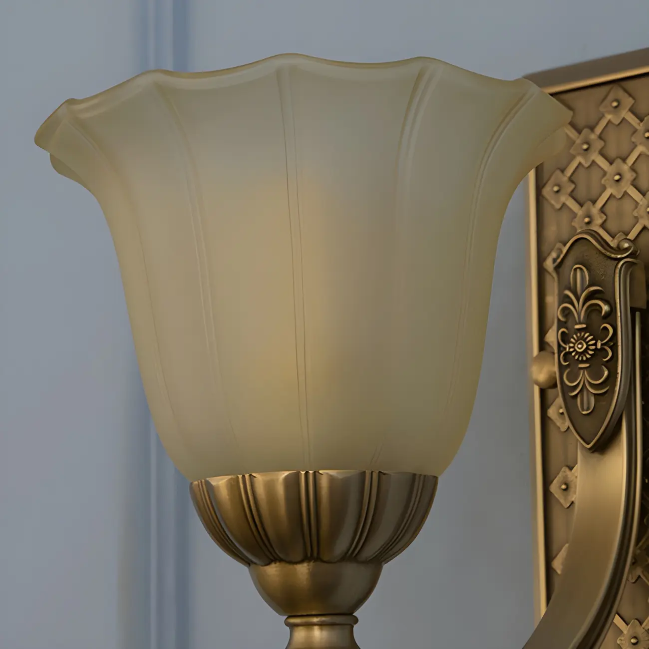 Retro Gold Frame Wall Sconce Lamp with Crystal Pendant  Image - 8 | homeyfad