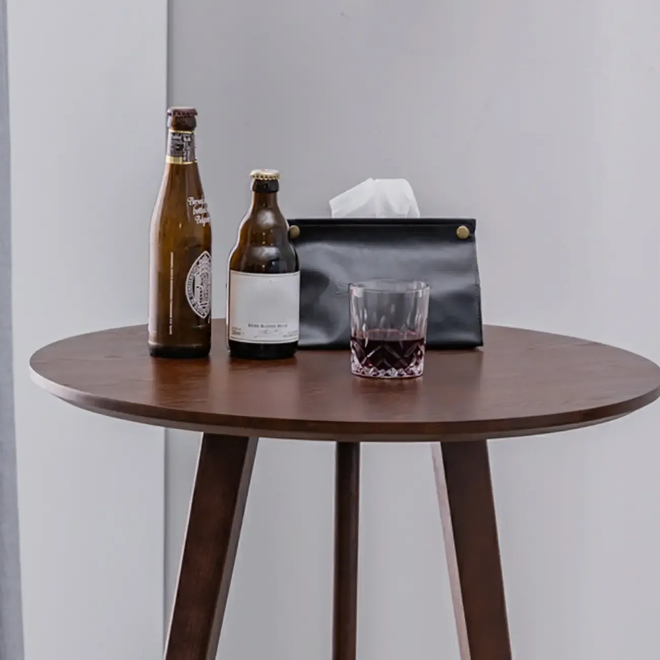 Modern Wooden Height Bar Table with Round Stools for Bistro Image - 7