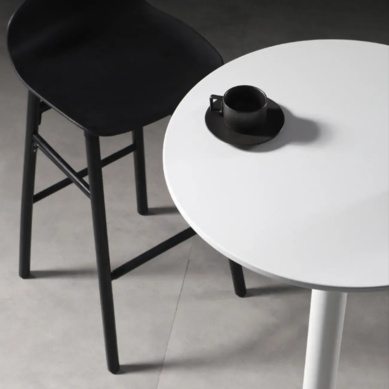 White Round Acrylic Tall Bistro Table Pedestal Base Image - 2