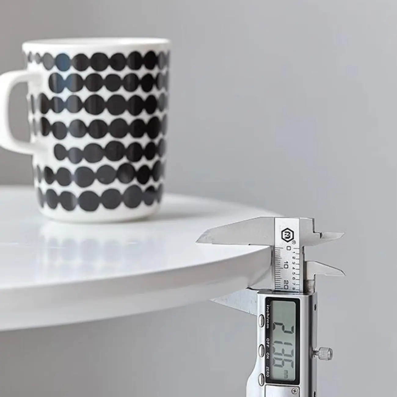 Round Wood End Table for Living Room with 3 Metal Legs #size