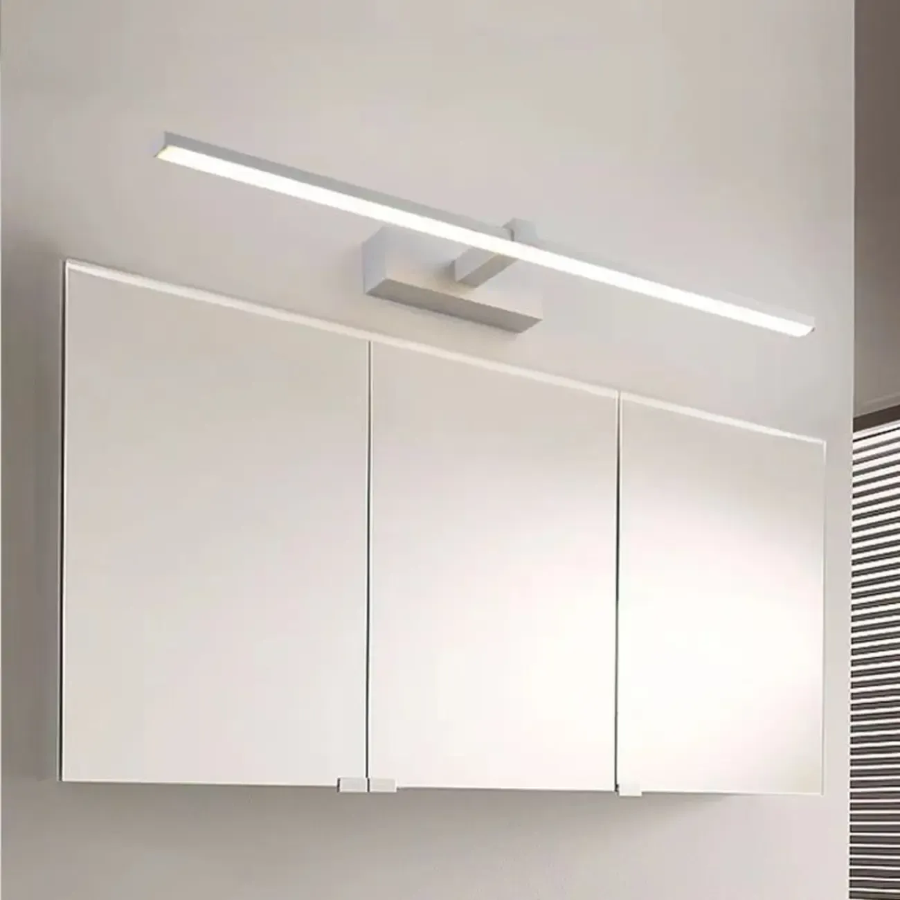 Modern Linear Bathroom Vanity Light with Dimmable Design Image - 3
