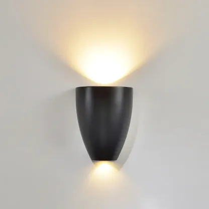 Modern Black Wall-Mounted LED Vanity Light for Bathroom Image - 7
