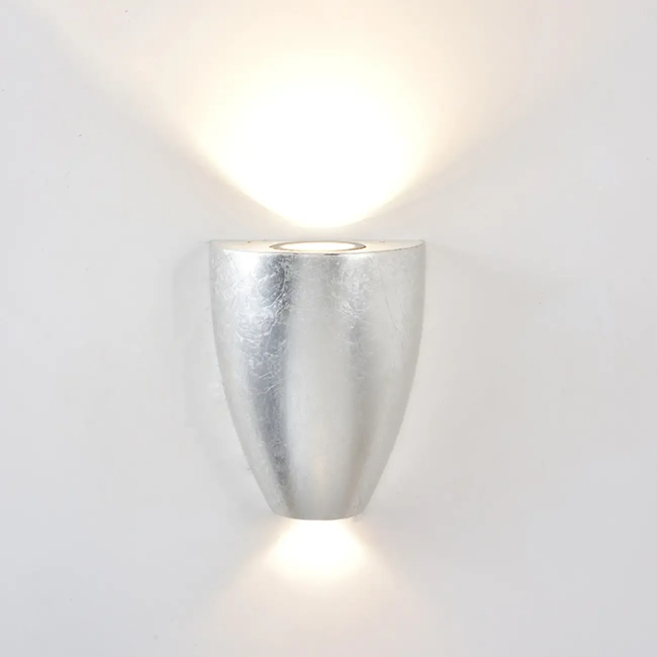 Modern Black Wall-Mounted LED Vanity Light for Bathroom Image - 9