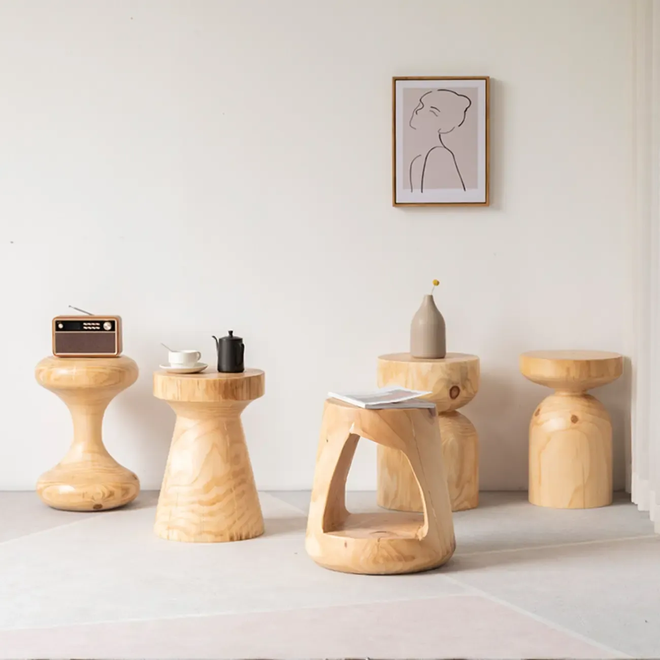  Natural Pine Small Wood Round End Table for Living Room Image - 3