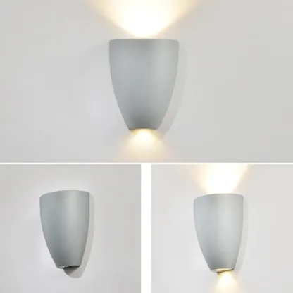Modern Black Wall-Mounted LED Vanity Light for Bathroom Image - 16