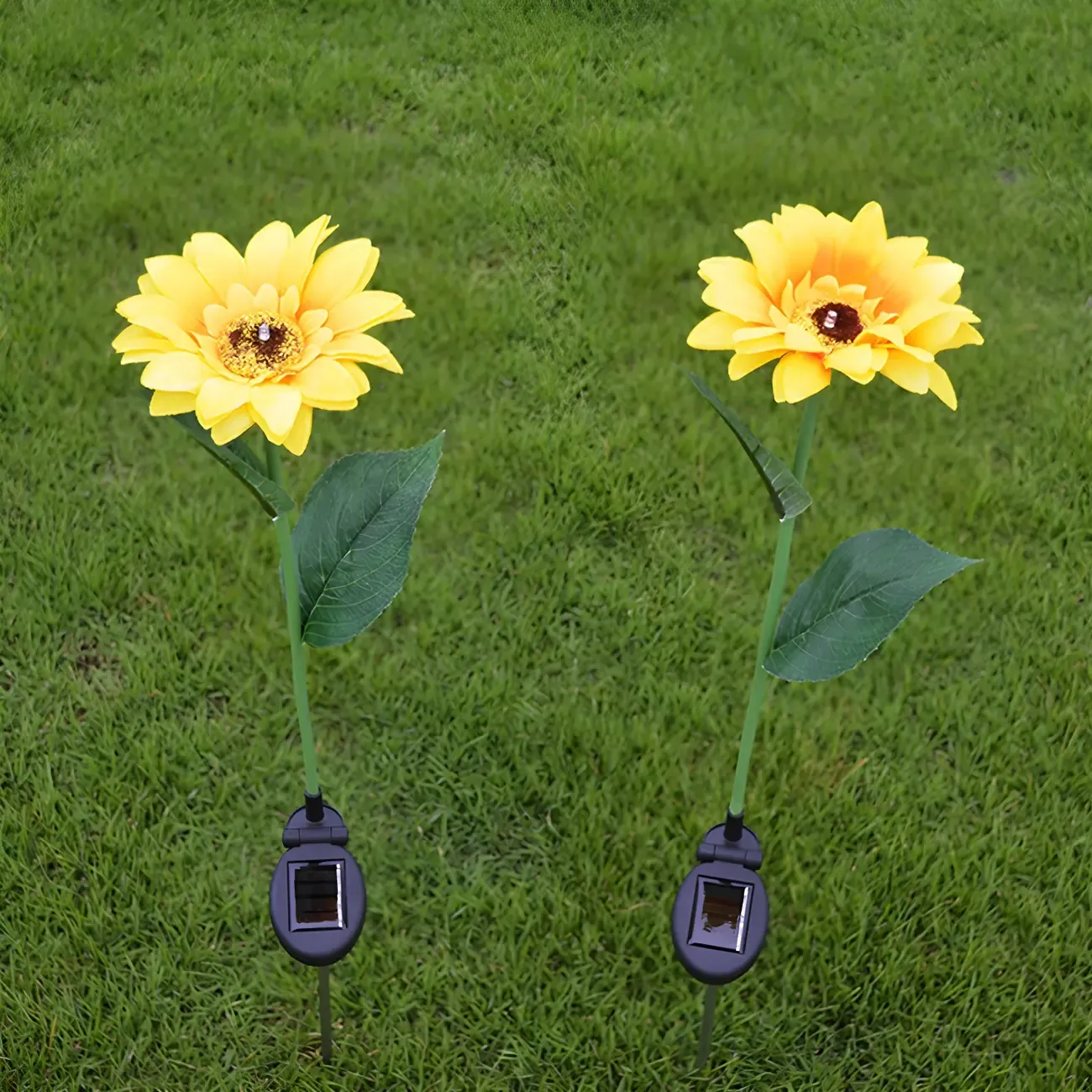 Sunflower Solar Pathway Stake LED Landscape Lighting Image - 1