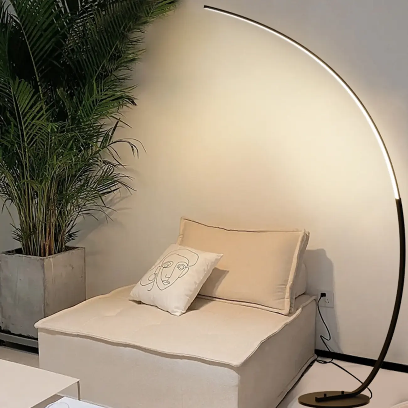 Minimalist Dimmable Black  LED Arc Floor Lamp for Living Room Image - 4 | homeyfad