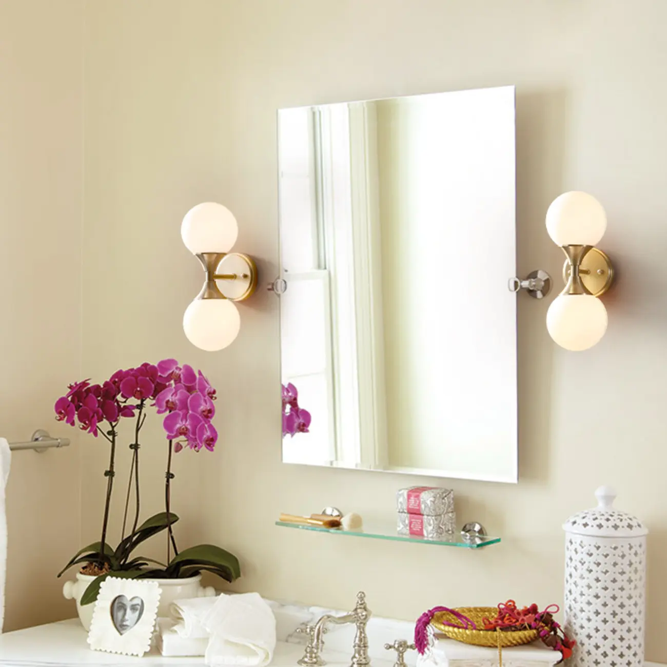 Modern White 2-Light Bathroom Vanity Light in Mini Size Image - 1 | homeyfad