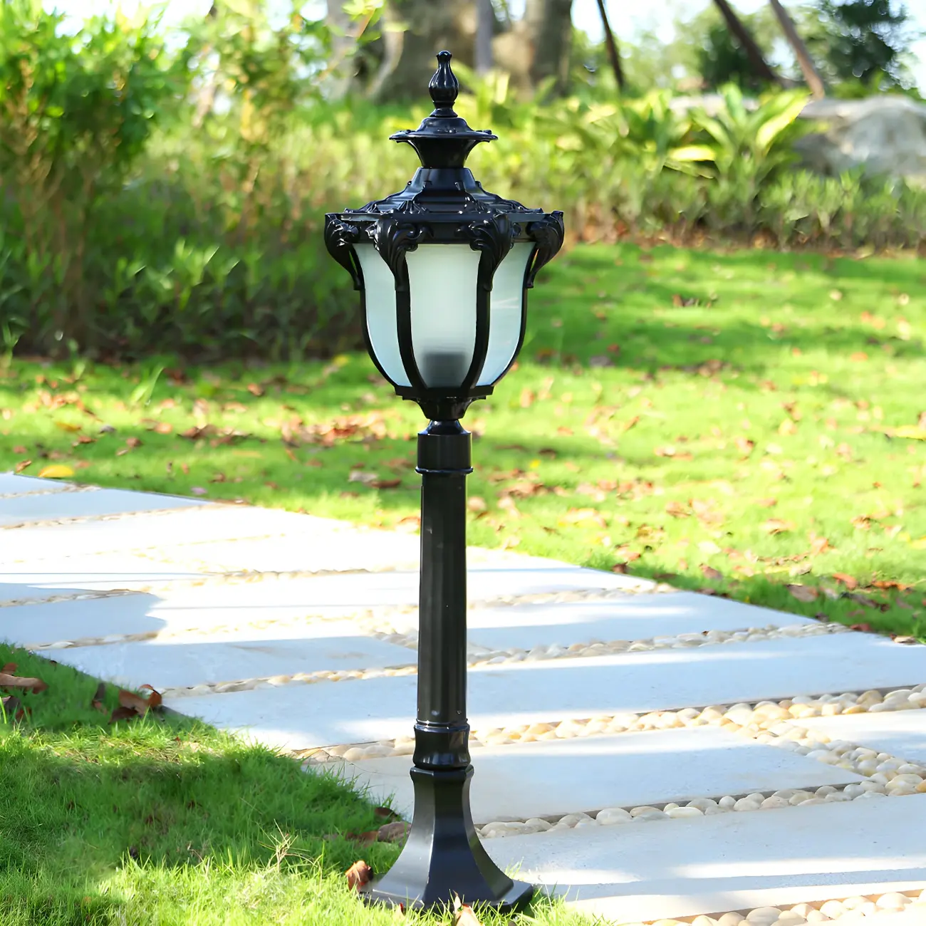 Elegant Traditional Gold Solar LED Bollard Lighting for Garden Pathway Image - 5 | homeyfad