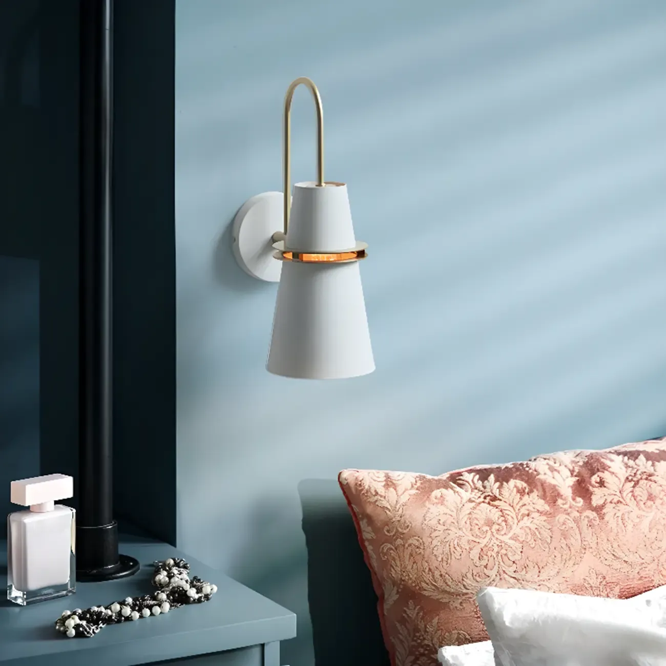 Minimalist LED Wall-Mounted Vanity Light for Bathroom Image - 2