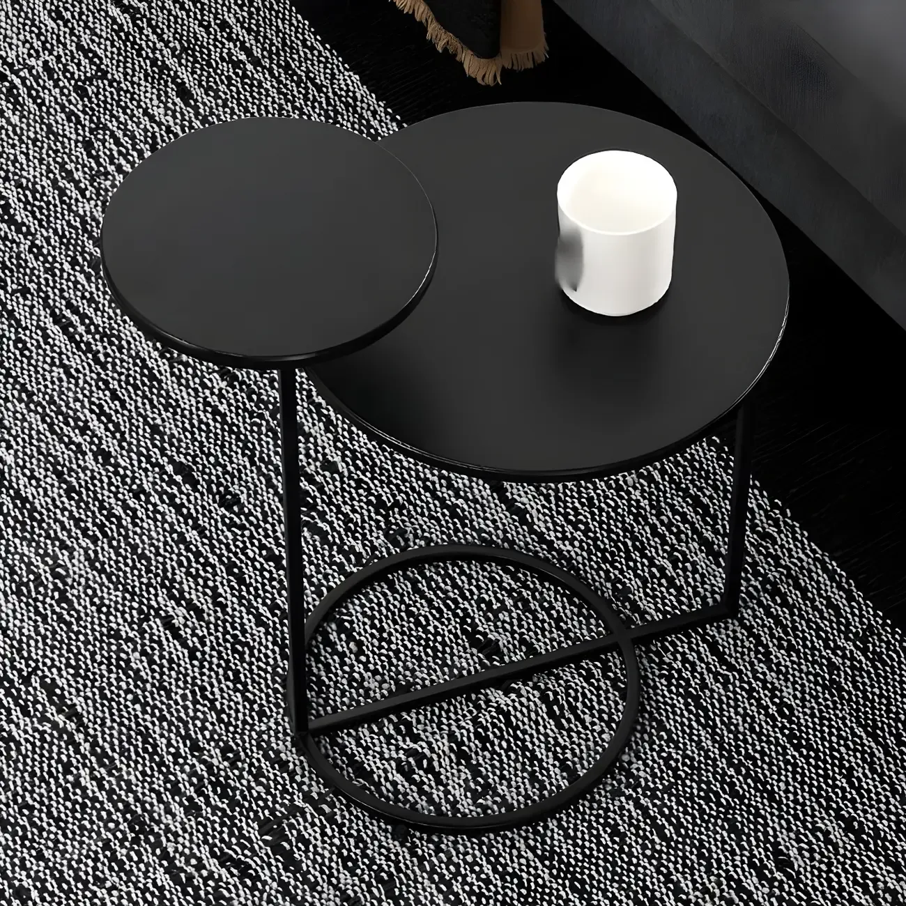 Minimalist Round Metal Bedside Table in Black without Storage Image - 1