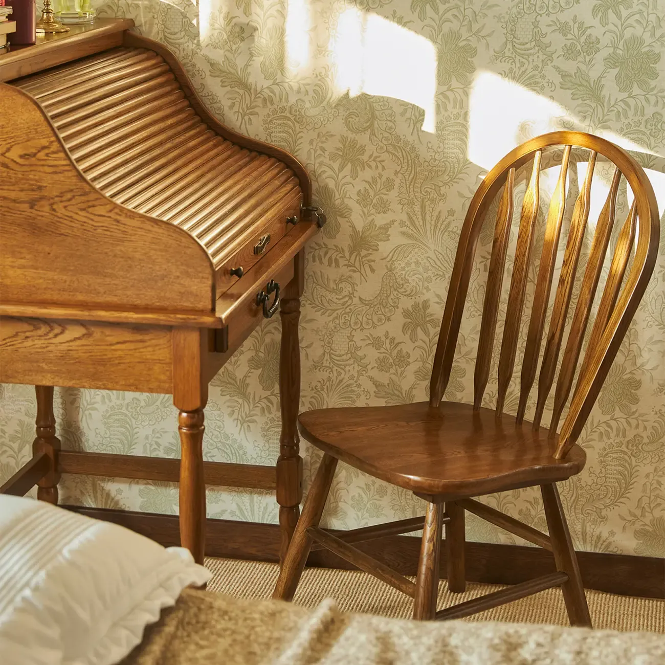 Traditional Windsor Back Solid Wood Dining Chair Set of 2 Image - 21