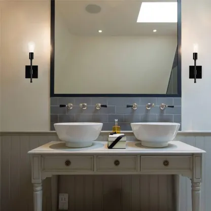 Stylish Dual-Tube Vanity Wall Light for Modern Bathroom Image - 3