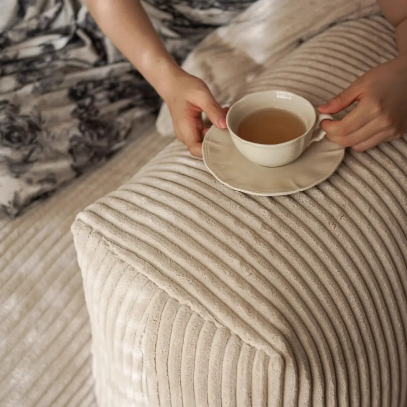 Scandinavian Living Room Reclining Sofa Chaise Lounge Loveseat with Pillow Image - 8 | homeyfad