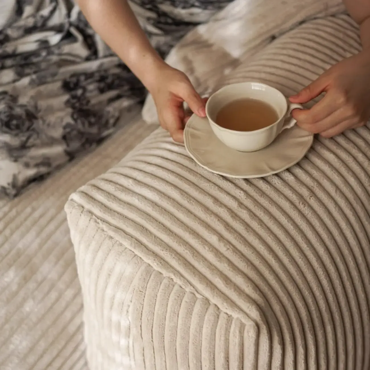 Scandinavian Living Room Reclining Sofa Chaise Lounge Loveseat with Pillow Image - 8