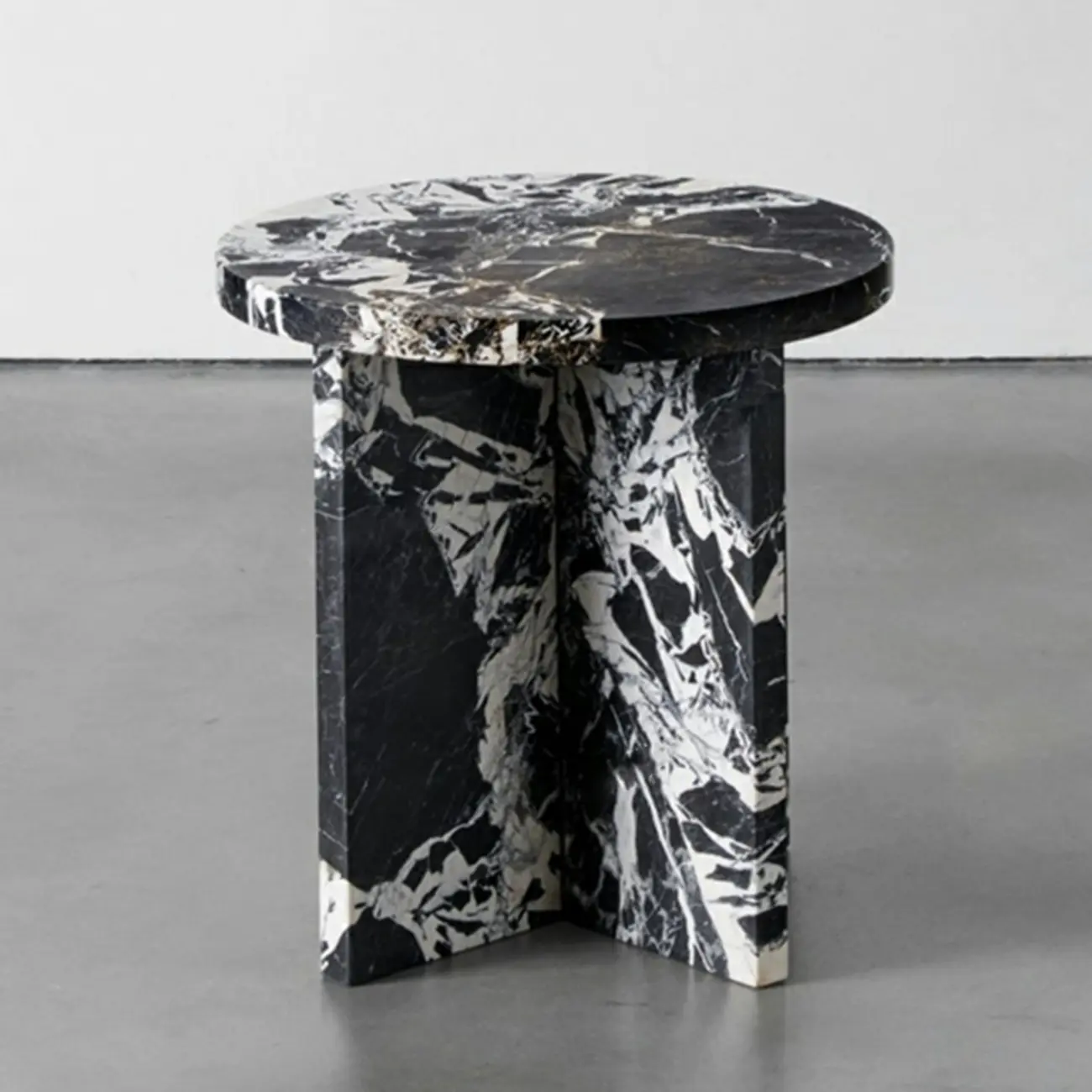 Round Antique Marble Coffee Table Image - 1 | homeyfad